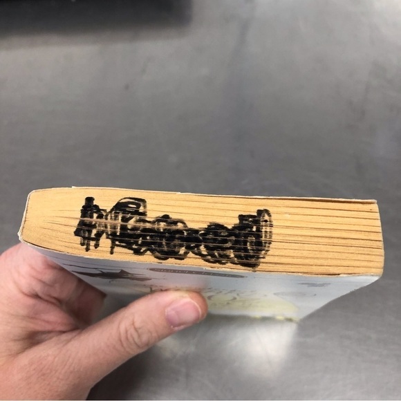 The Wonderful Wizard of OZ by: L. Frank Baum, paperback book - Picture 7 of 7